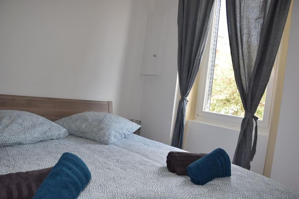 Elegant T2 A Bron, Tramway A 2Min, Box Parking, 4Personnes Apartment Exterior photo