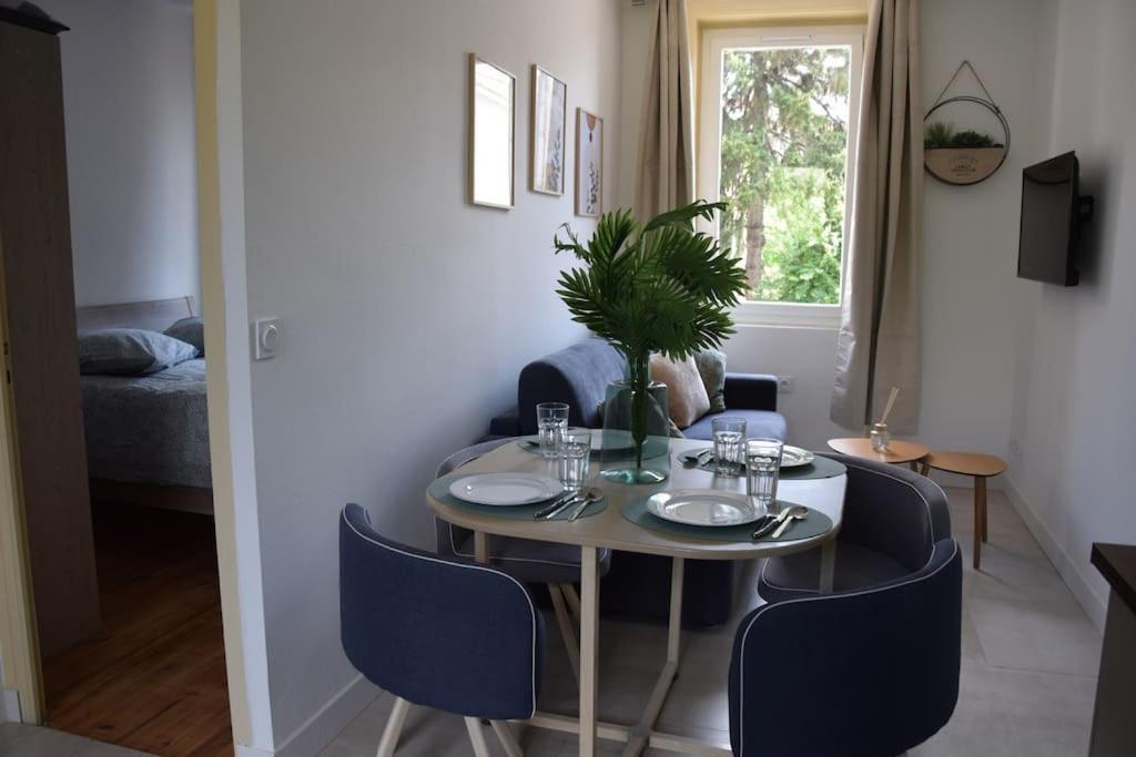 Elegant T2 A Bron, Tramway A 2Min, Box Parking, 4Personnes Apartment Exterior photo