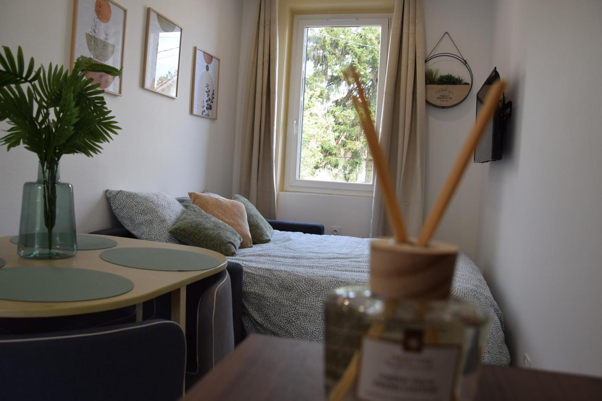 Elegant T2 A Bron, Tramway A 2Min, Box Parking, 4Personnes Apartment Exterior photo