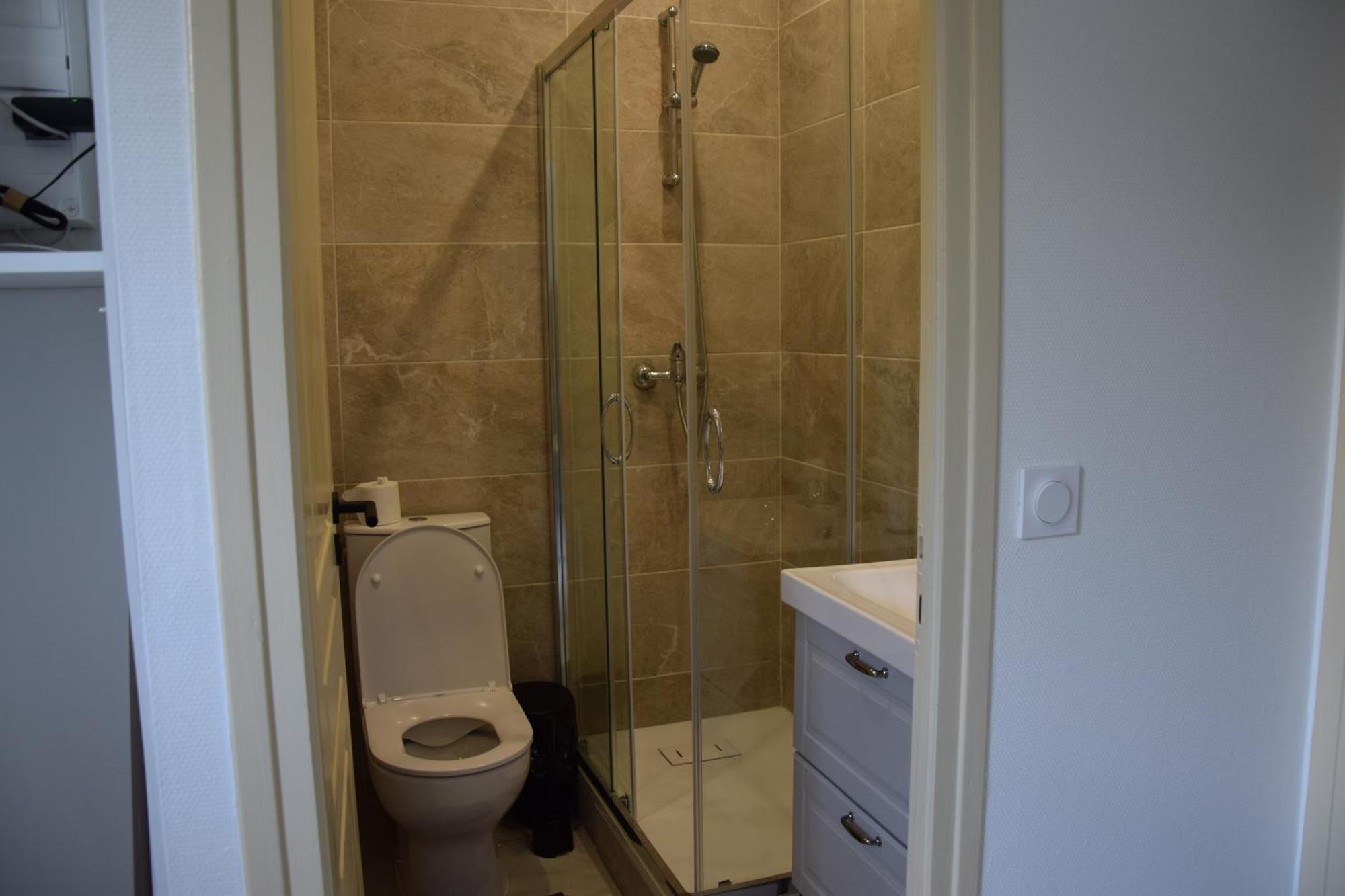 Elegant T2 A Bron, Tramway A 2Min, Box Parking, 4Personnes Apartment Exterior photo