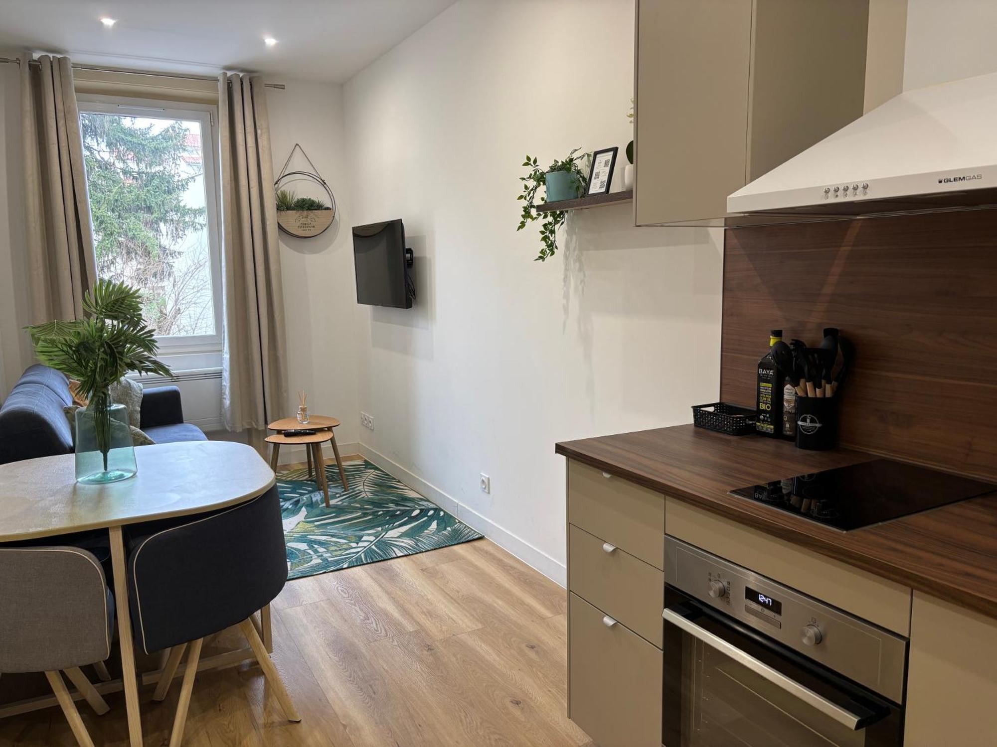 Elegant T2 A Bron, Tramway A 2Min, Box Parking, 4Personnes Apartment Exterior photo